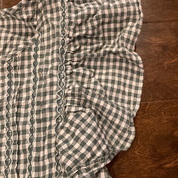 Max Studio large ruffled sleeve check top! Great to go into fall - Picture 3 of 4